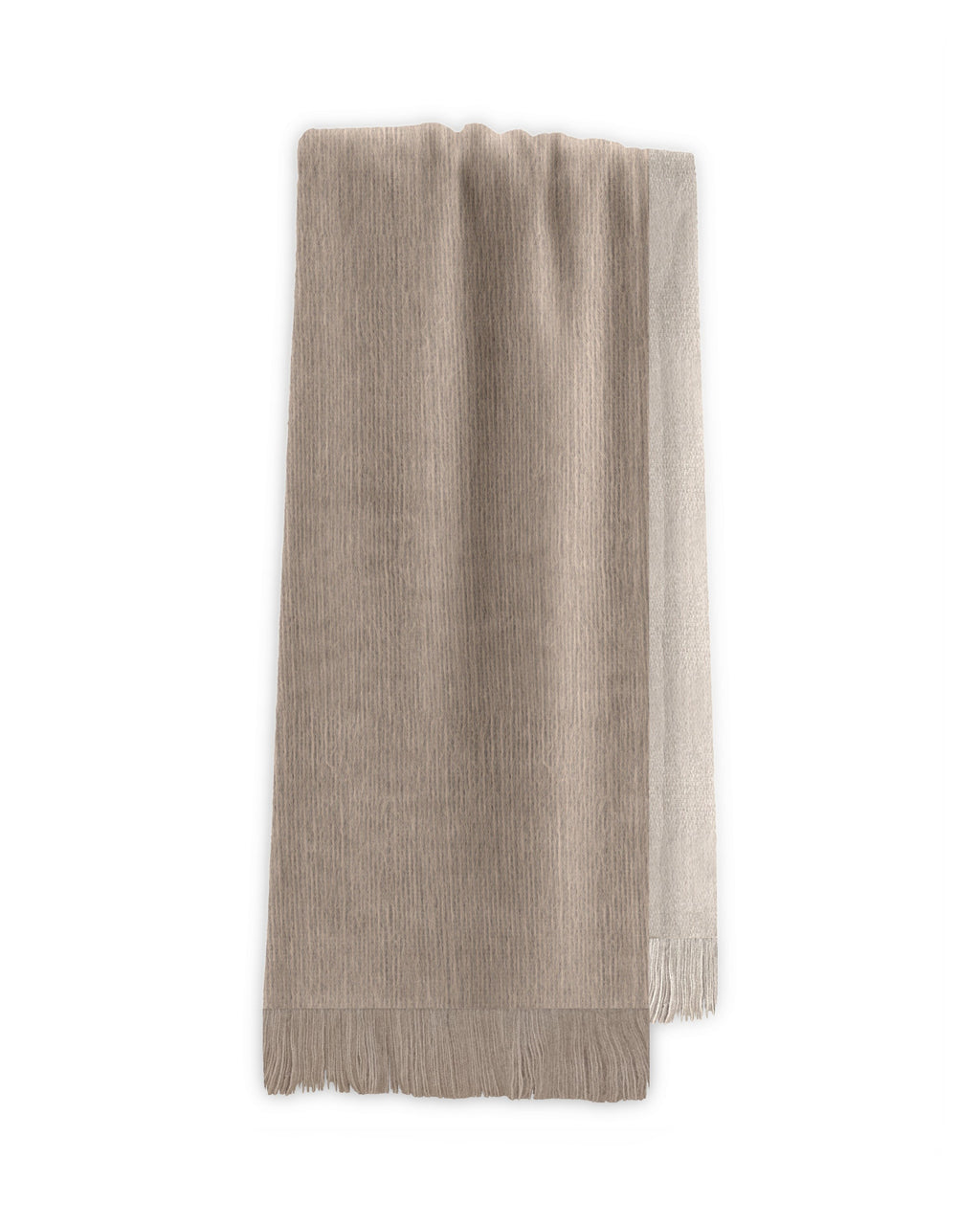 Chal de alpaca doble cara Arena colgado, con un lado beige claro y el otro beige más profundo