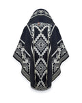 Poncho Chimborazo negro con rombos escalonados crema, capucha y flecos cortos, visto de frente